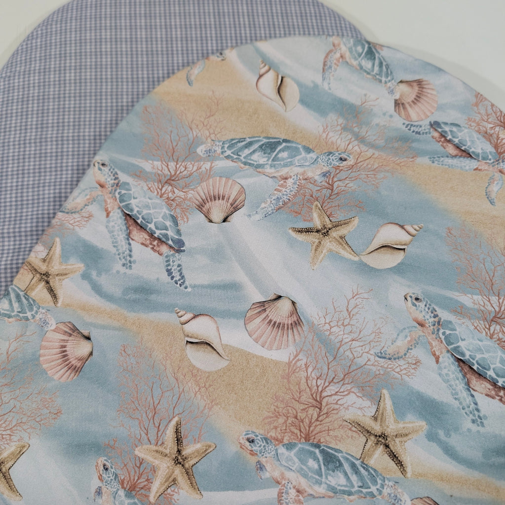 UPPABABY PRAM BASSINET LINER, FITS ALL UPPABABY BASSINETS. soft blue beach / micro soft blue gingham