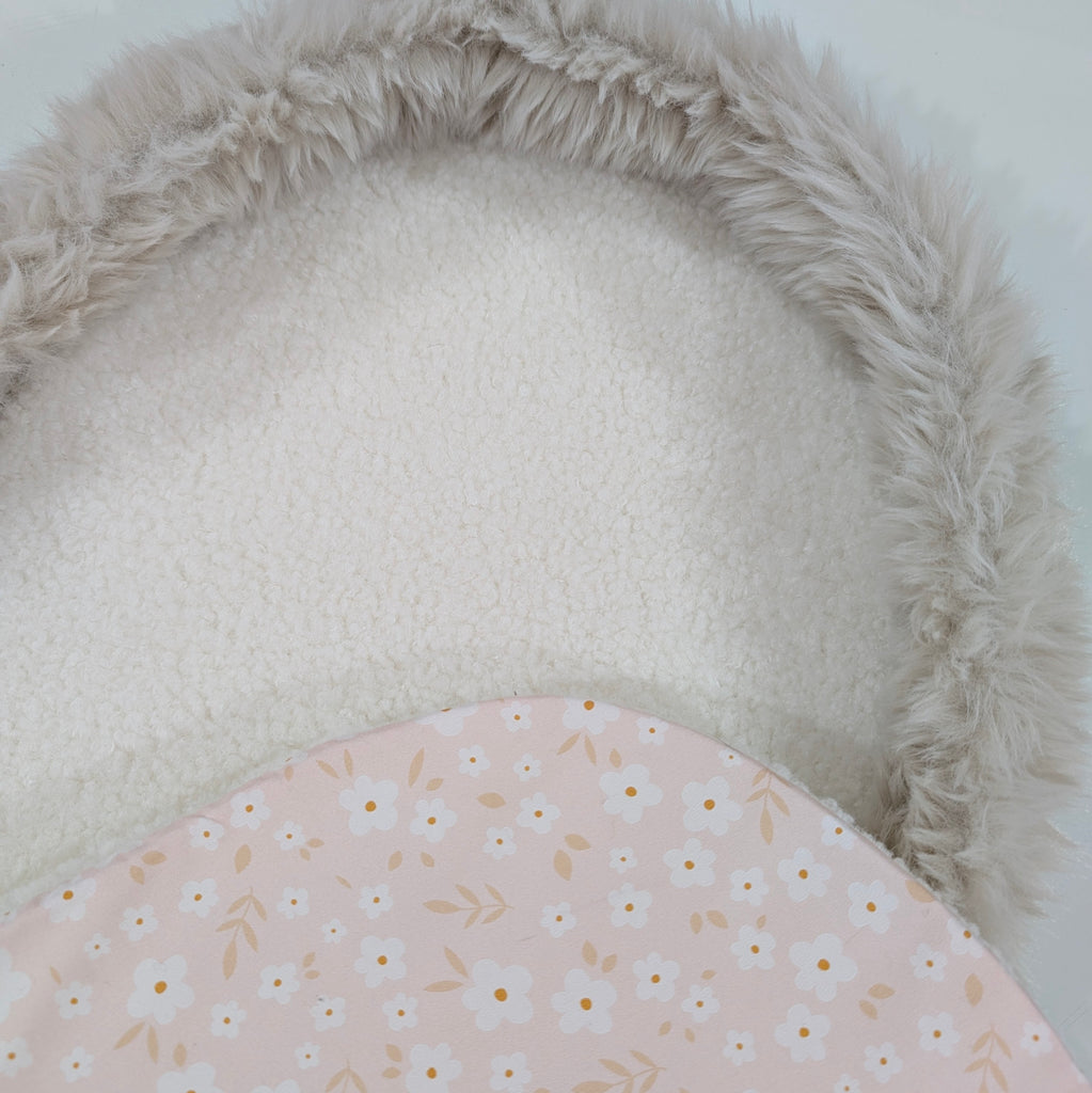UPPABABY PRAM BASSINET LINER, FITS ALL UPPABABY BASSINETS. petal mini daisy / sherpa fleece - with fur trim