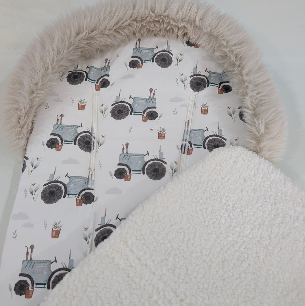 DELUXE UPPABABY VISTA 3, 2 & 1 AND CRUZ 3 & 2 PRAM LINER MAIN SEAT blue tractor/ Sherpa fleece with fur trim